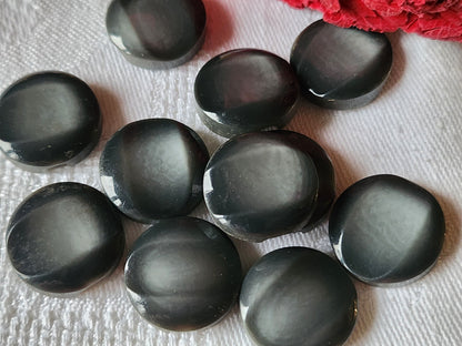 Lot 11  boutons vintage gris noir camaieu pied plat 1,8 cm ref 1019