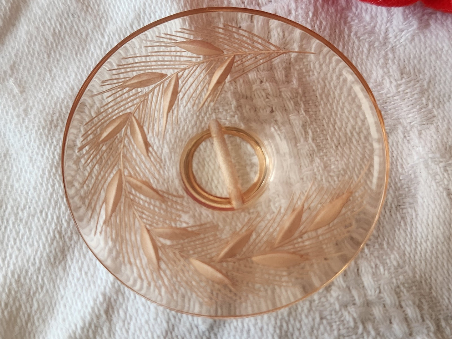 Gros bouton ancien lucite plexis épis de blé à pied  4 cm rose ref 3941