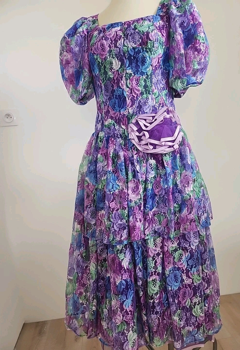 Kitch robe atypique violette vert dentelle jupon T38 Lina Innocenti ref portant