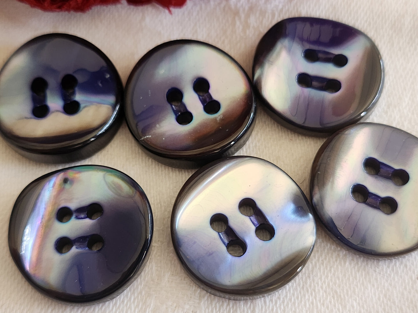 Lot  6 boutons anciens en nacre bleu épais bord 2,2 cm lourd ref  791