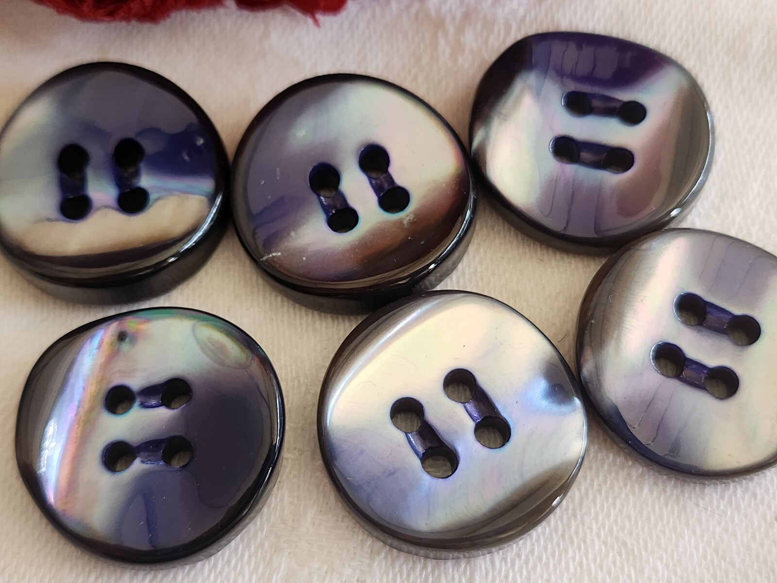 Lot  6 boutons anciens en nacre bleu épais bord 2,2 cm lourd ref  791