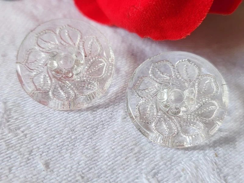 Duo boutons anciens en verre transparent ciselé fleur 1,9 cm D12E