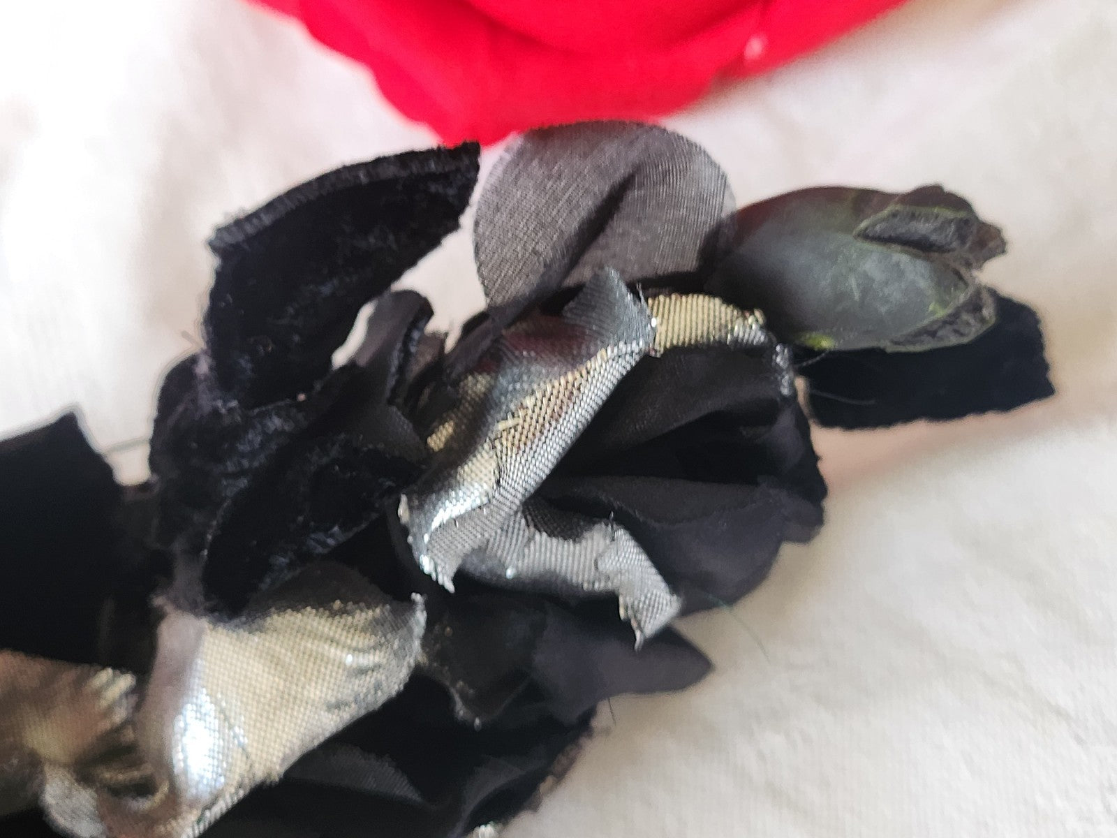 Lot deux fleurs ancienne  sur broche chapeau  13,5 cm T0-10