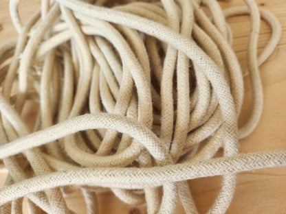 Cordon ancien  idéal embrase anse beige  2 mètres sur 0,6 cm A5
