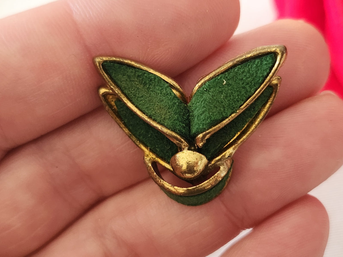 Bouton ancien metal vert  2,8 cm sur 3 cm original D19K