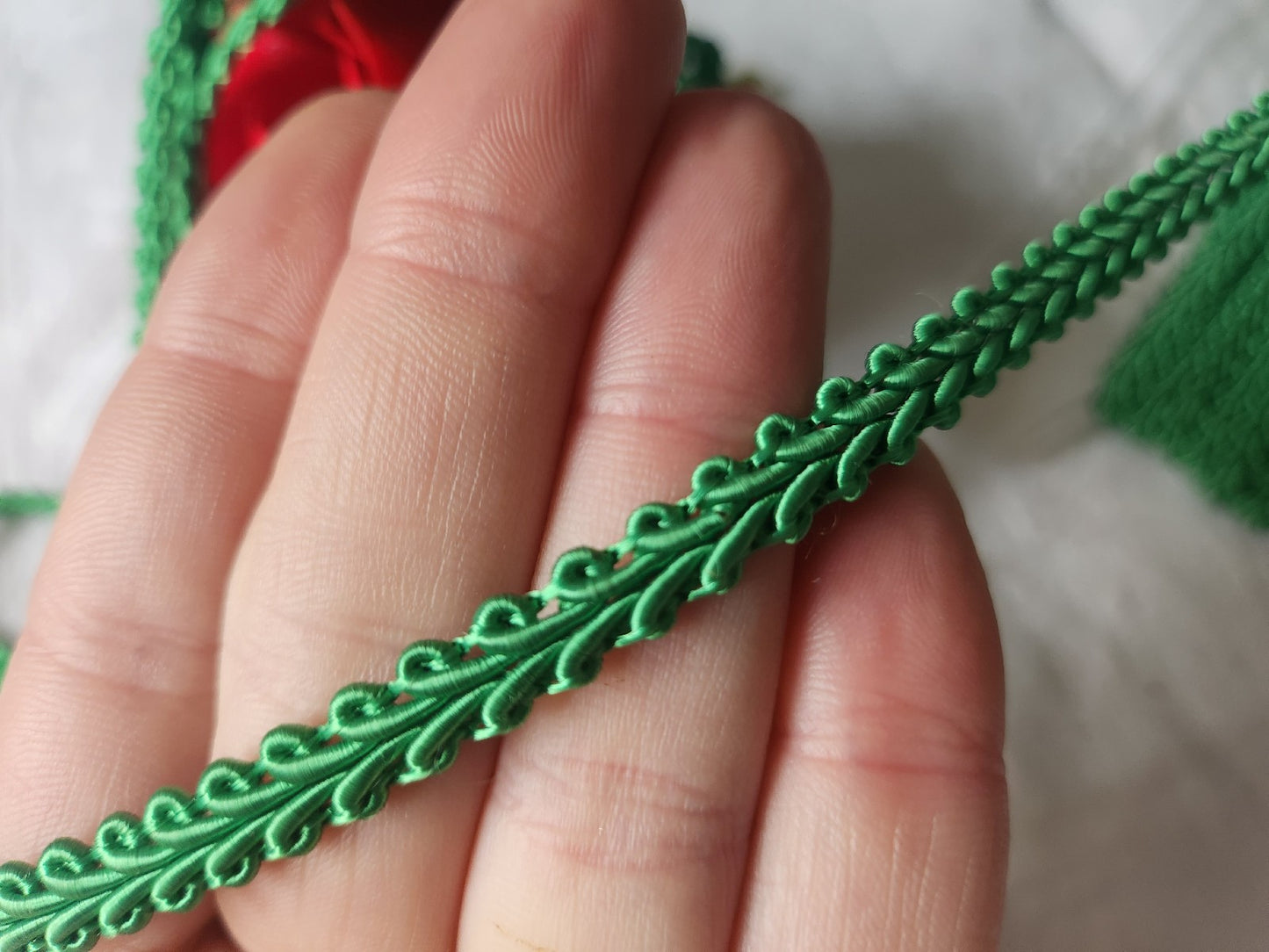 Galon vintage vert satiné lumineux 3 métres sur 0,7 cm A2