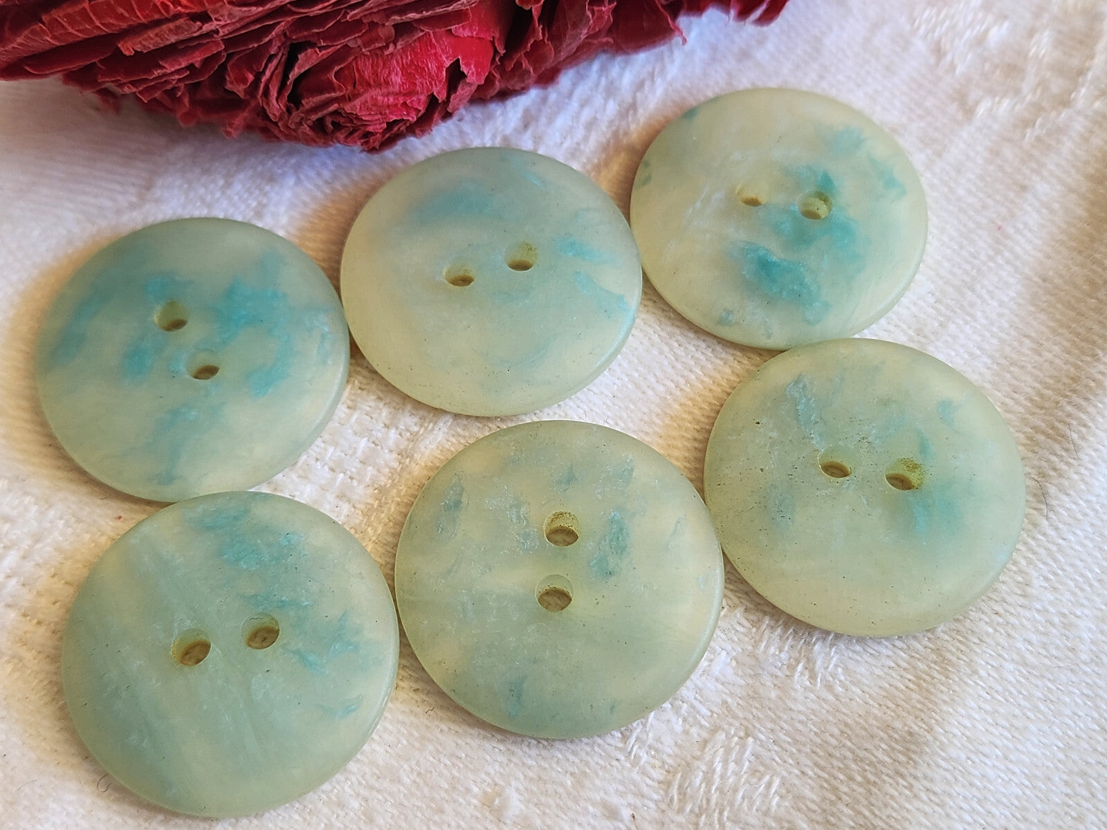 Lot 6 boutons vintage bleu creme 2,2 cm trous mat ref 765