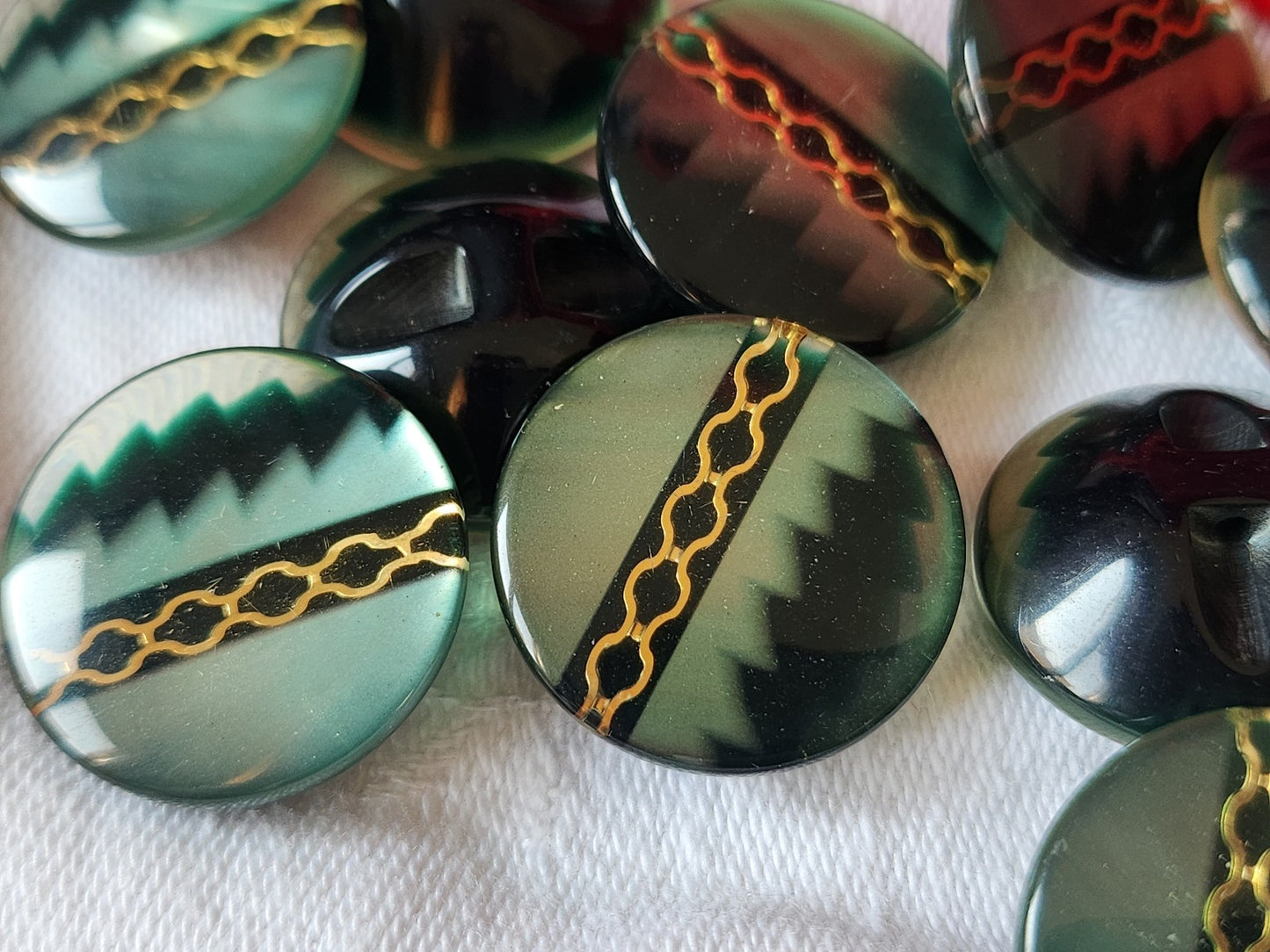 Lot 6 boutons vintage vert inclusion doré pied 2,2 cm ref 1148
