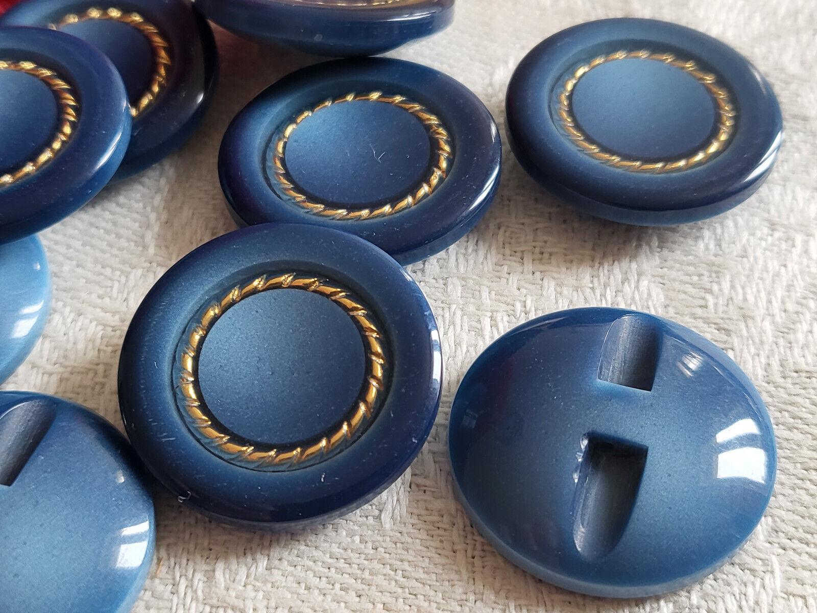 Lot 6 boutons vintage bleu  inclusion doré pied superbe 2,3 cm ref 5851