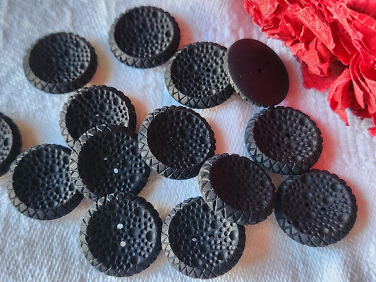 Lot 14 boutons vintage  noir  alveole dentelle relief 1,5 cm ref 5757