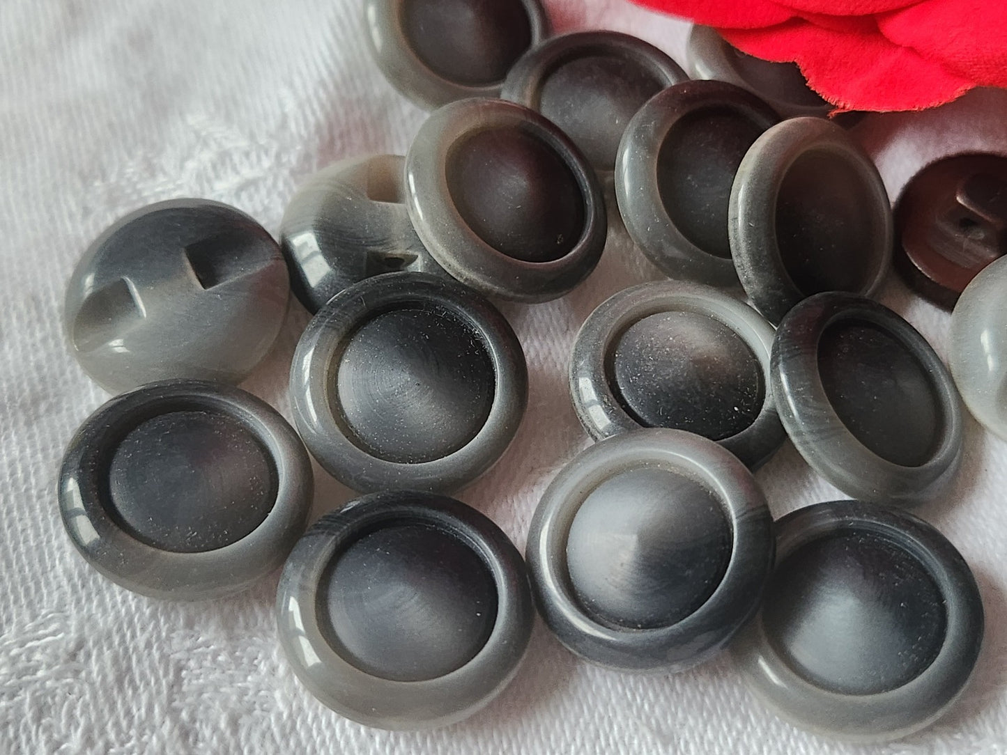 Lot 12  boutons vintage à pied tgris camaieu mat 1,7 cm ref 0066