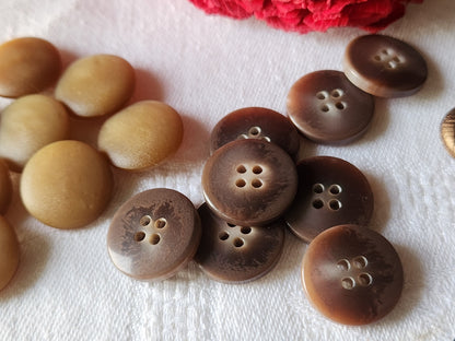Lot 16 boutons vintage marron  2 series 1,7 cm ref 788
