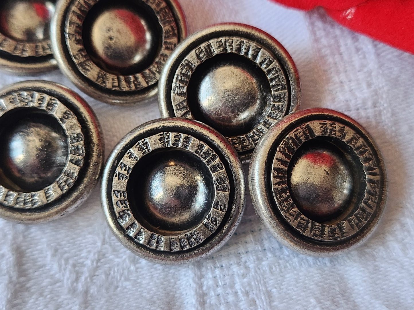 Lot 6 boutons vintage métal argenté  lourd  2,2 cm pied ref 5858