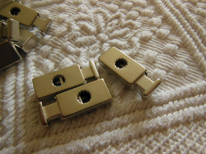 Lot 2 embouts pour cordon en métal argenté stop cordon couture bijoux T17