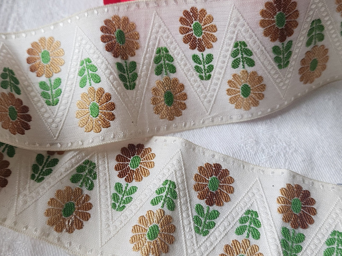 Galon vintage fleur large marron vert 1 m 08 sur 4 cm T7