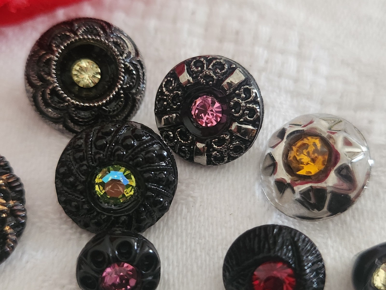Lot 10 boutons vintage en verre strass panaché ancien 0,7à 1,5 cm ref 6357