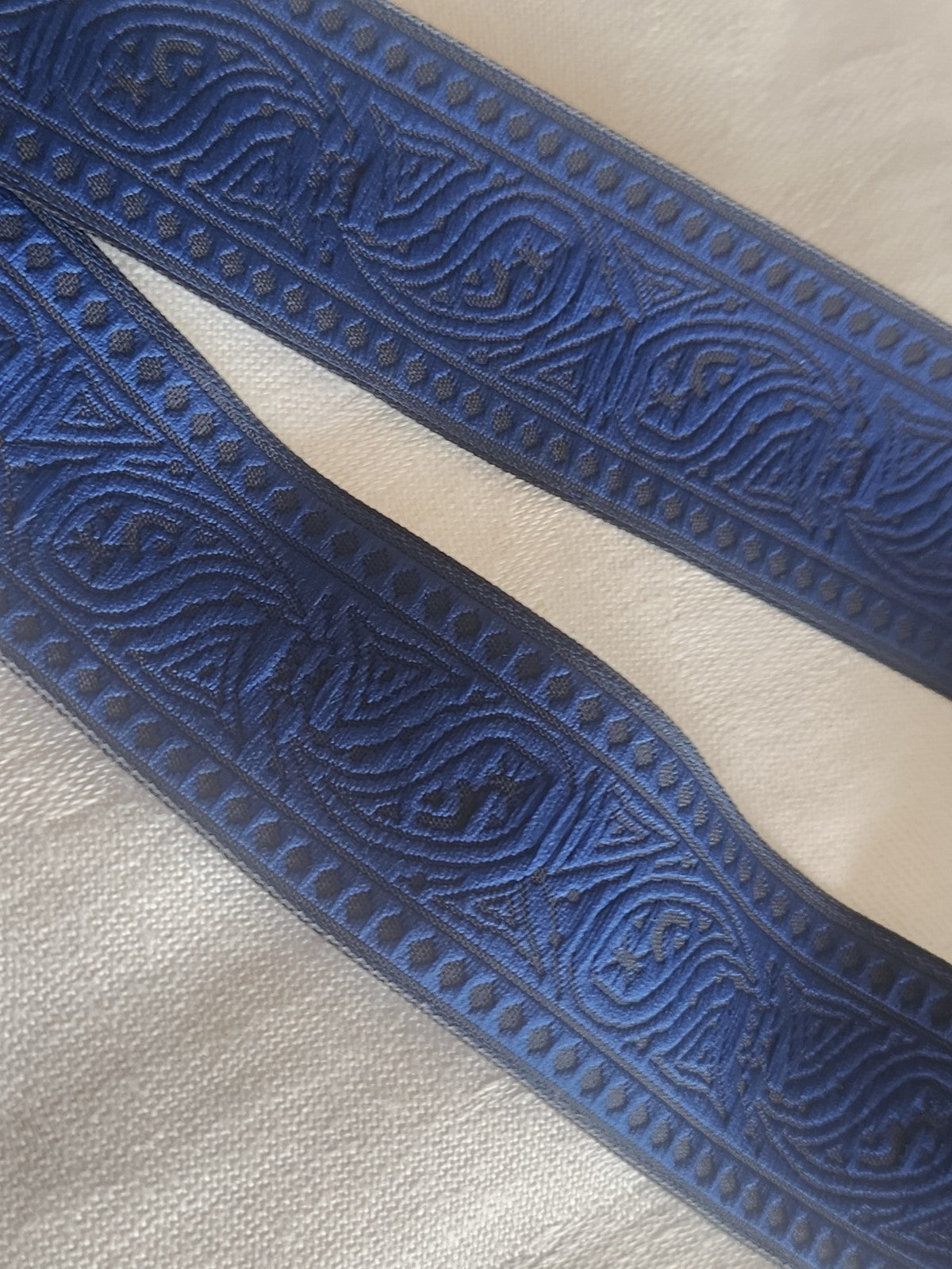 Large galon vintage bleu réversible 2 mètres sur 3 cm noir A5