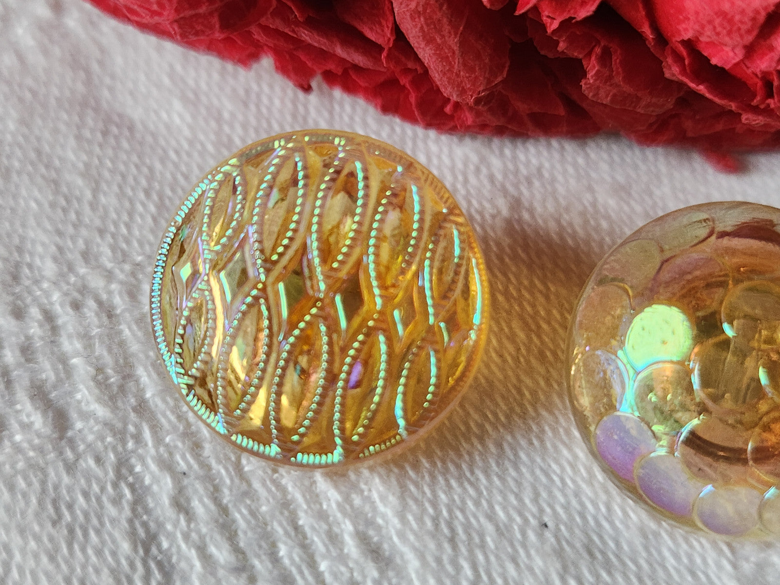 Duo boutons anciens en verre orange mordoré 1,7 et 1,8 cm G3D