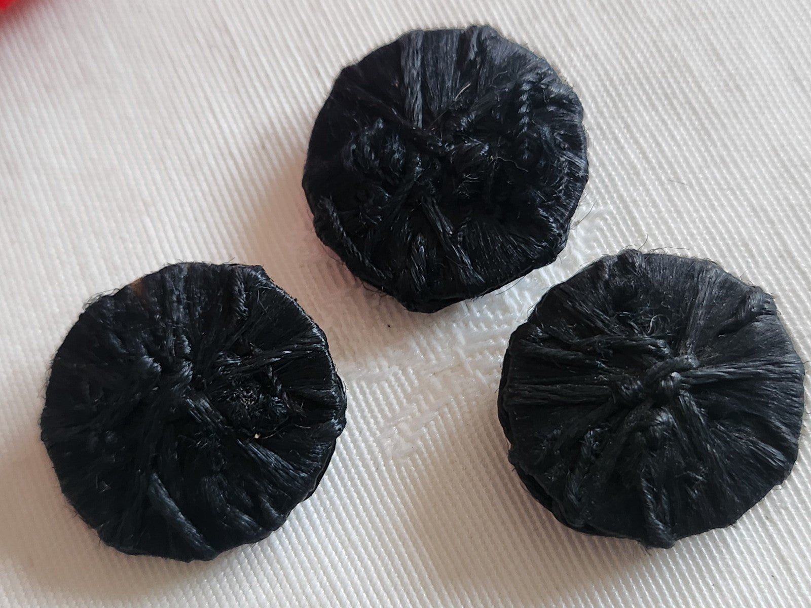 Trio  boutons anciens main passementerie noir 2,1 cm environ G12F