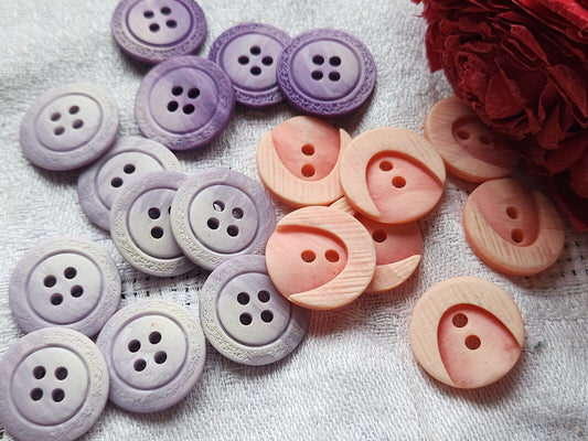 Lot 18 Boutons vintage 3 series rose violet 1,8 cm trou ref 4735