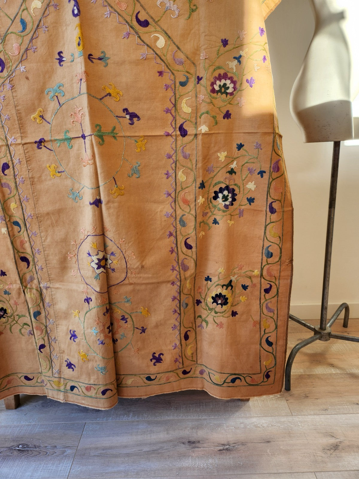 Trés ancien ouvrage XIXéme nappe d'autel? broderie B8