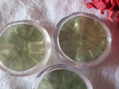 Trio gros boutons vintage  cœur vert transparent pied 3 cm ref 2085