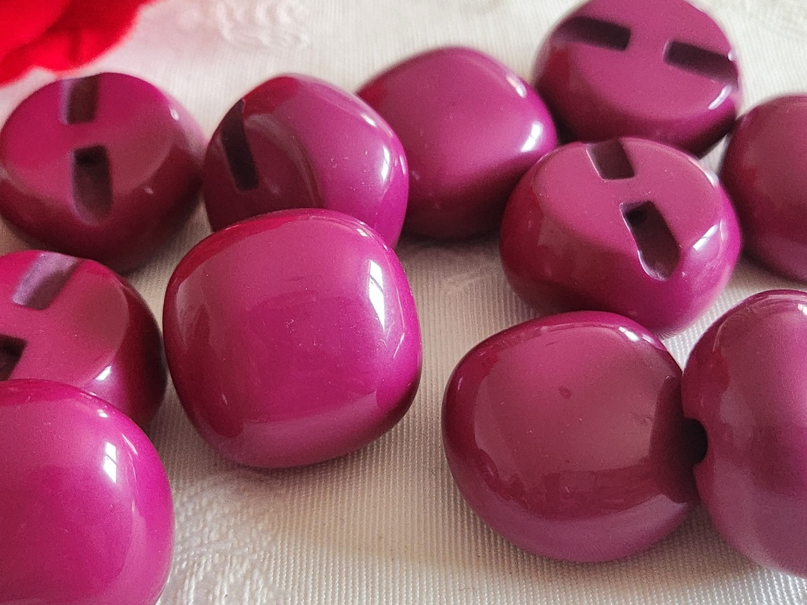 Lot 6 volumineux  boutons vintage 3,3 cm imposant rose fushia lourd ref 6398 **