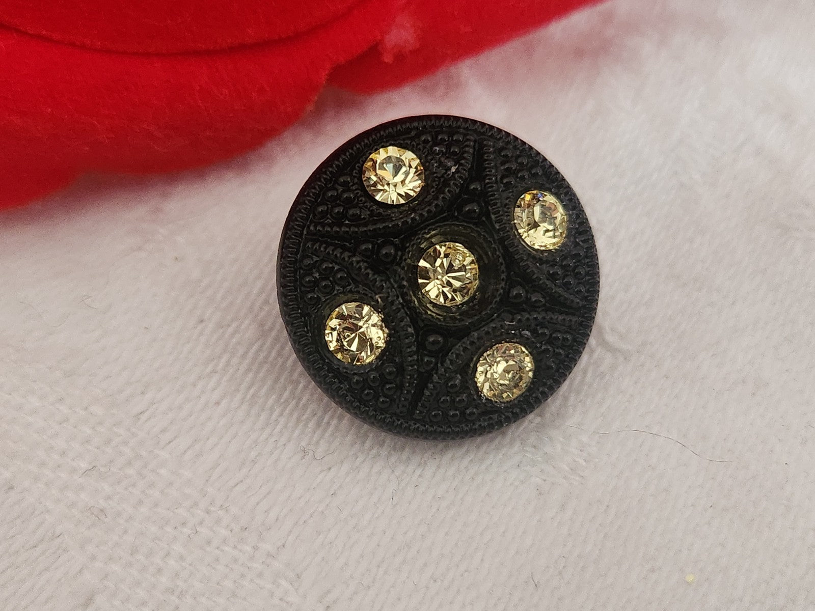 Bouton vintage en verre noir avec strass verre jaune 18 mm ou   1,8 cm G19J