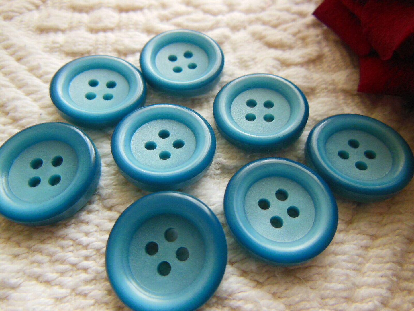 Lot 8 boutons vintage bleu 4 tous  diamètre 1,7  cm ref 212