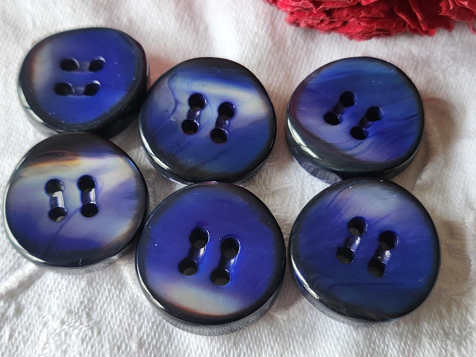 Lot  6 boutons anciens en nacre bleu épais bord 2,2 cm lourd ref  5827