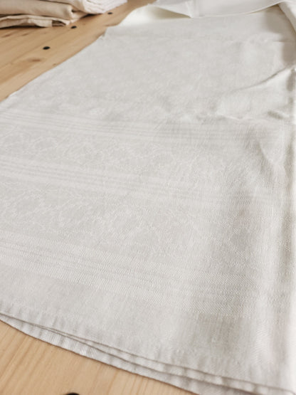 Ancienne nappe rectangulaire jolie damassé à teindre monogramme MB   B6
