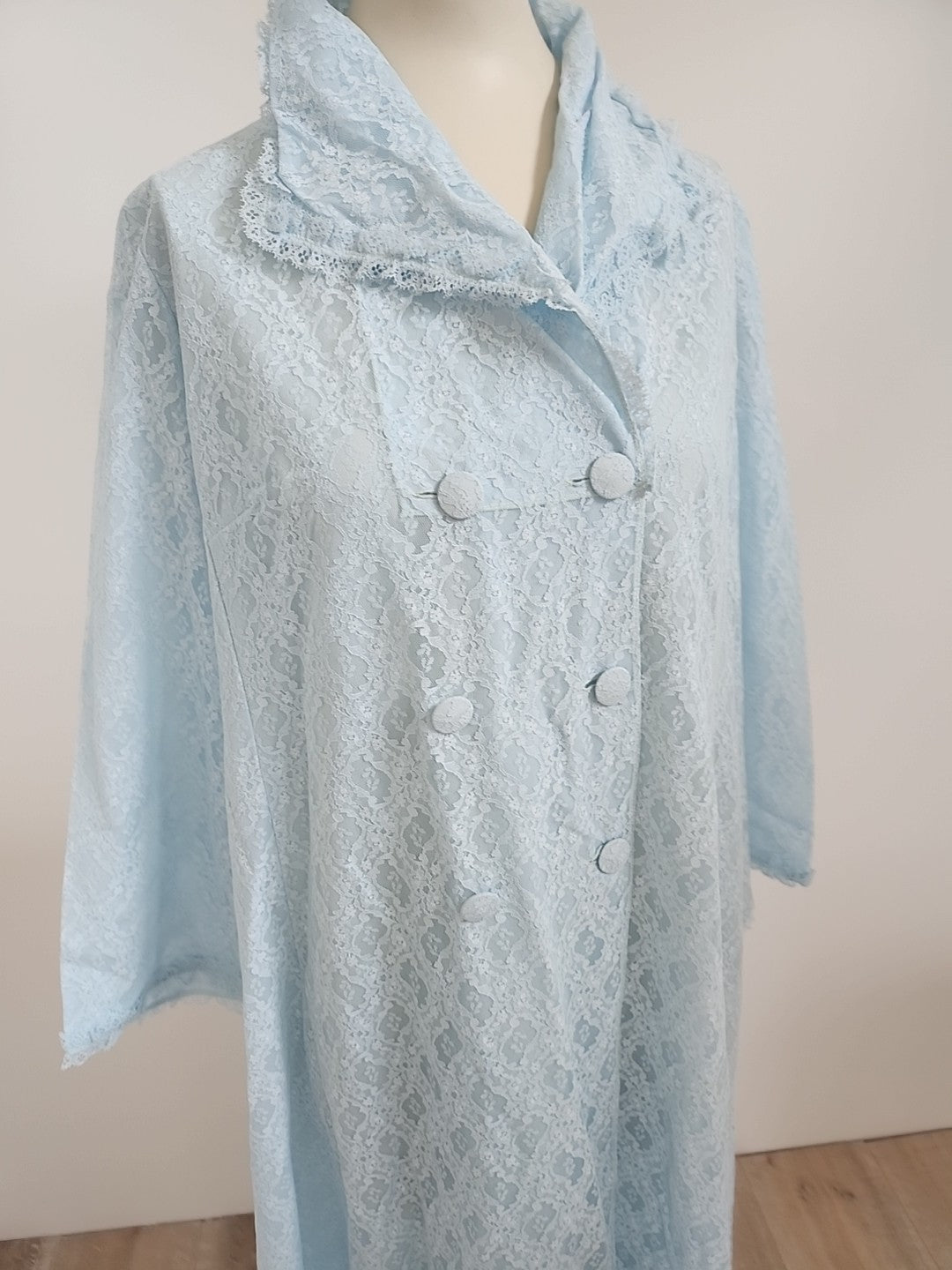 Pur vintage dessus déshabillé bleu dentelle froufrou T 40/42 ? ref portant