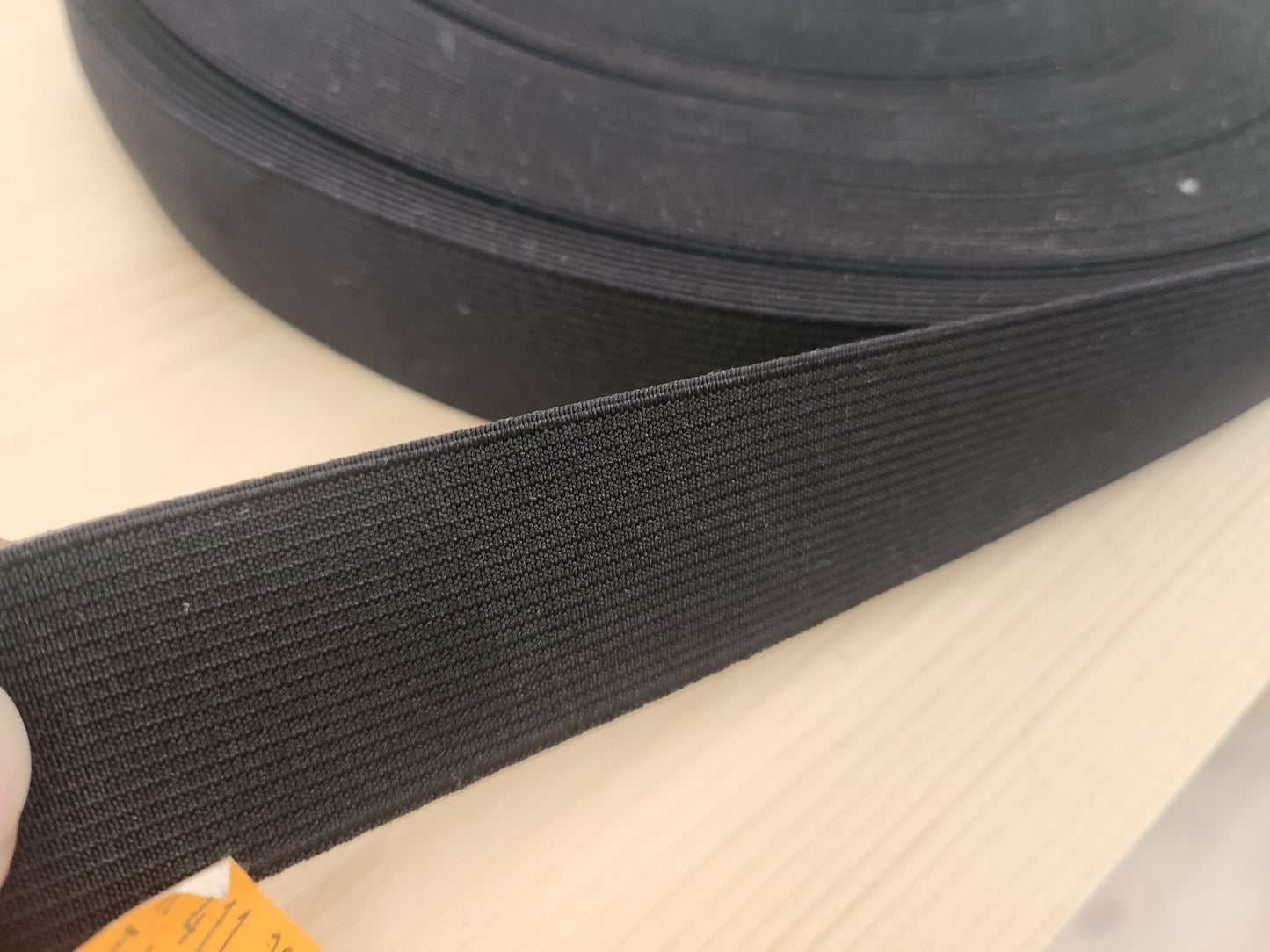 Large élastique  noir  rouleau de 50 mètres sur  3 cm made in France B3