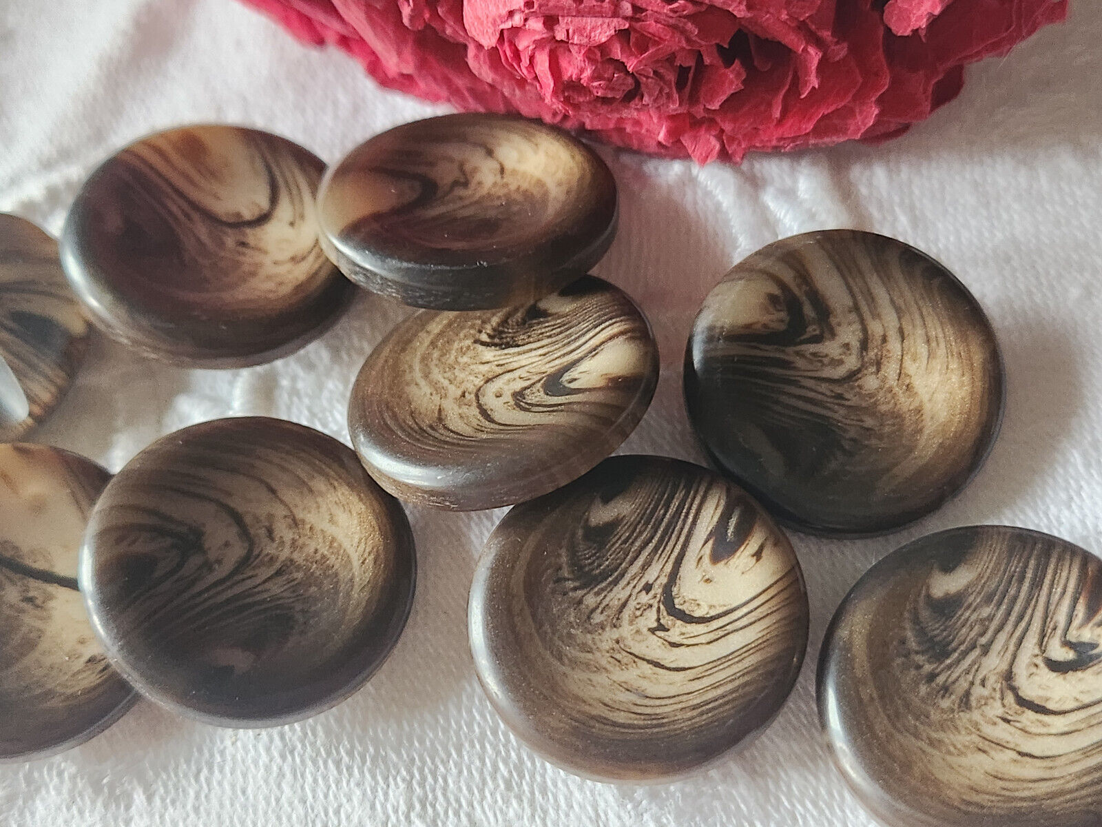 Lot 9 boutons vintage marron veiné joli pied  2,1 cm ref 2412