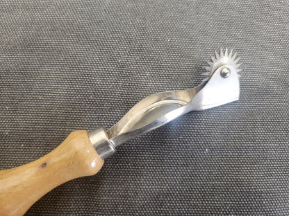 Roulette neuve vintage à patron roue ancienne bois  bois N°2 T1
