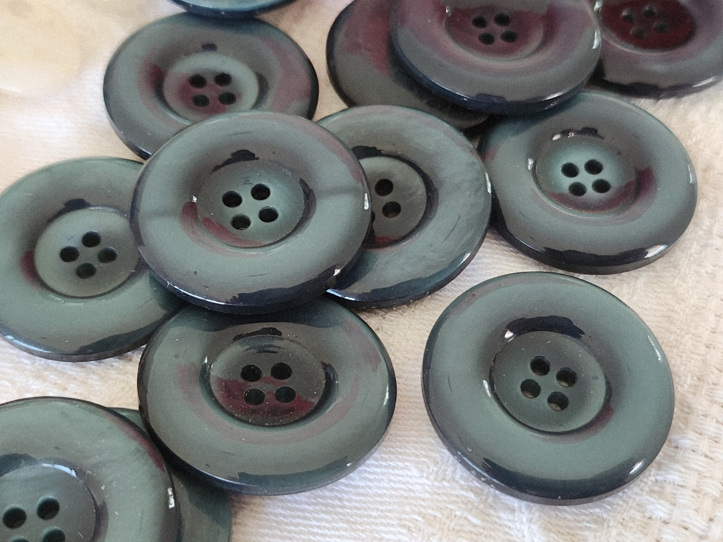 Lot 8 gros boutons vintage bleu lumineux 2,7 cm trous ref 3871