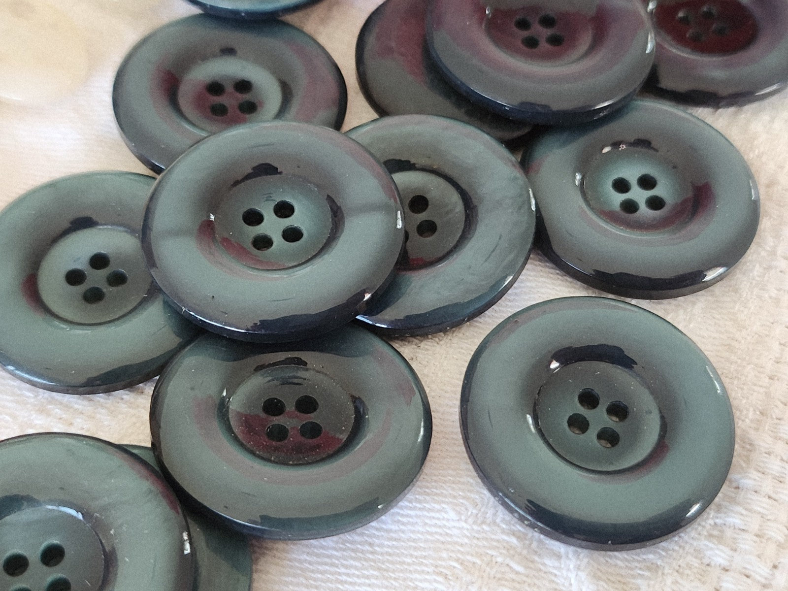 Lot 8 gros boutons vintage bleu lumineux 2,7 cm trous ref 3871
