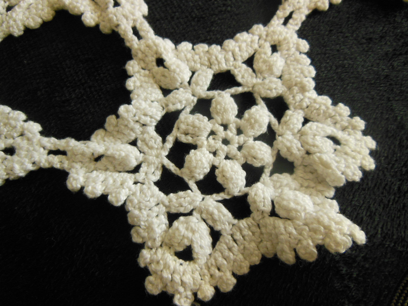 Napperon vintage  crochet épais aéré centre table diamètre 40 cm blanc  B6-44