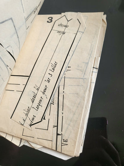 Patron ancien tailleur veste jupe coupé en 48 possibilité de reduire taille 