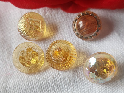 Lot 5 boutons anciens en verre orange  panaché 1,3 cm ref 2158
