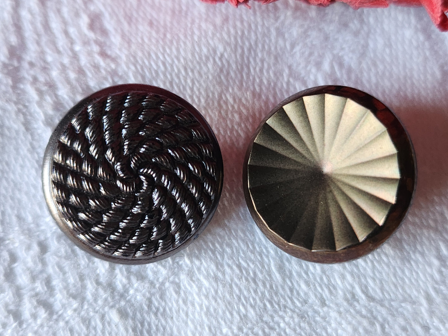 Duo boutons anciens en verre gris marron pied 1,7 cm D9M