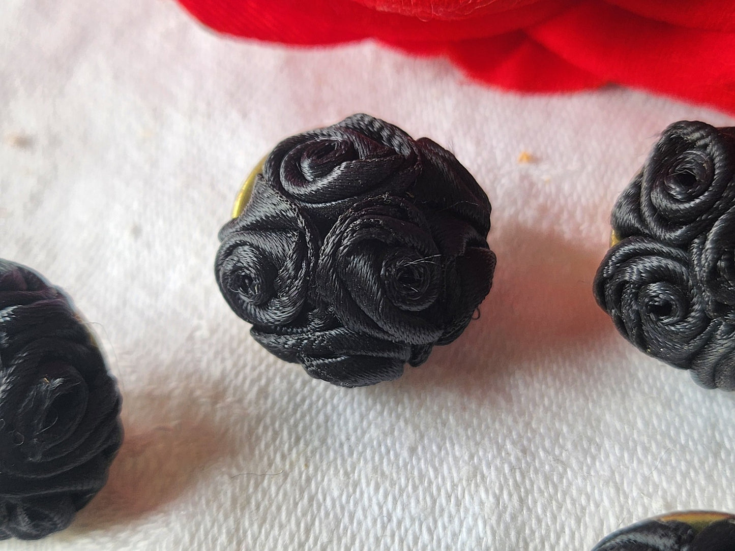 lot 6 boutons vintage noir passementerie fleur pied 1,8 cm ref 3554