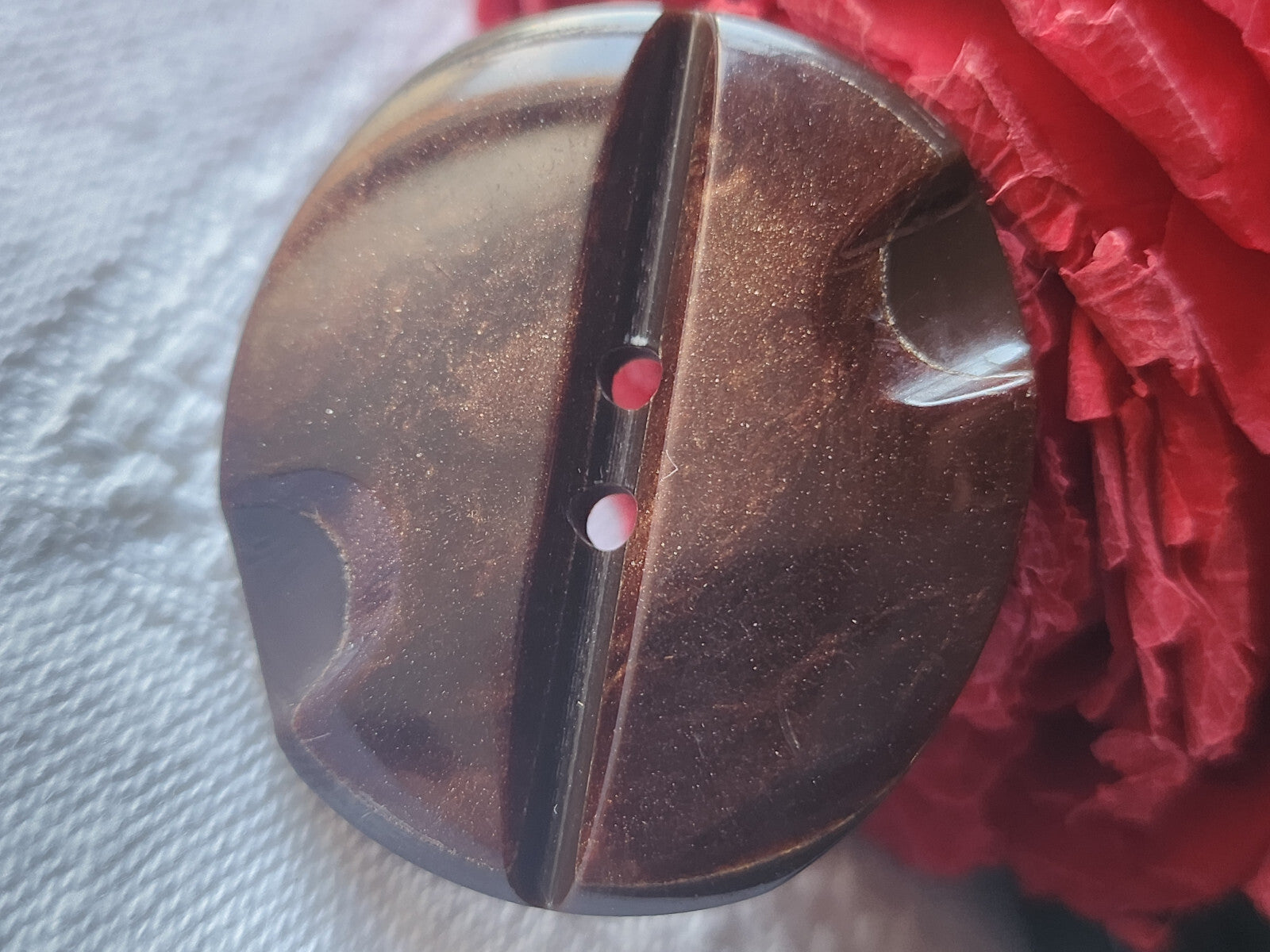 Gros bouton ancien marron bimatiere 3,1 sur 3,5 cm G12F