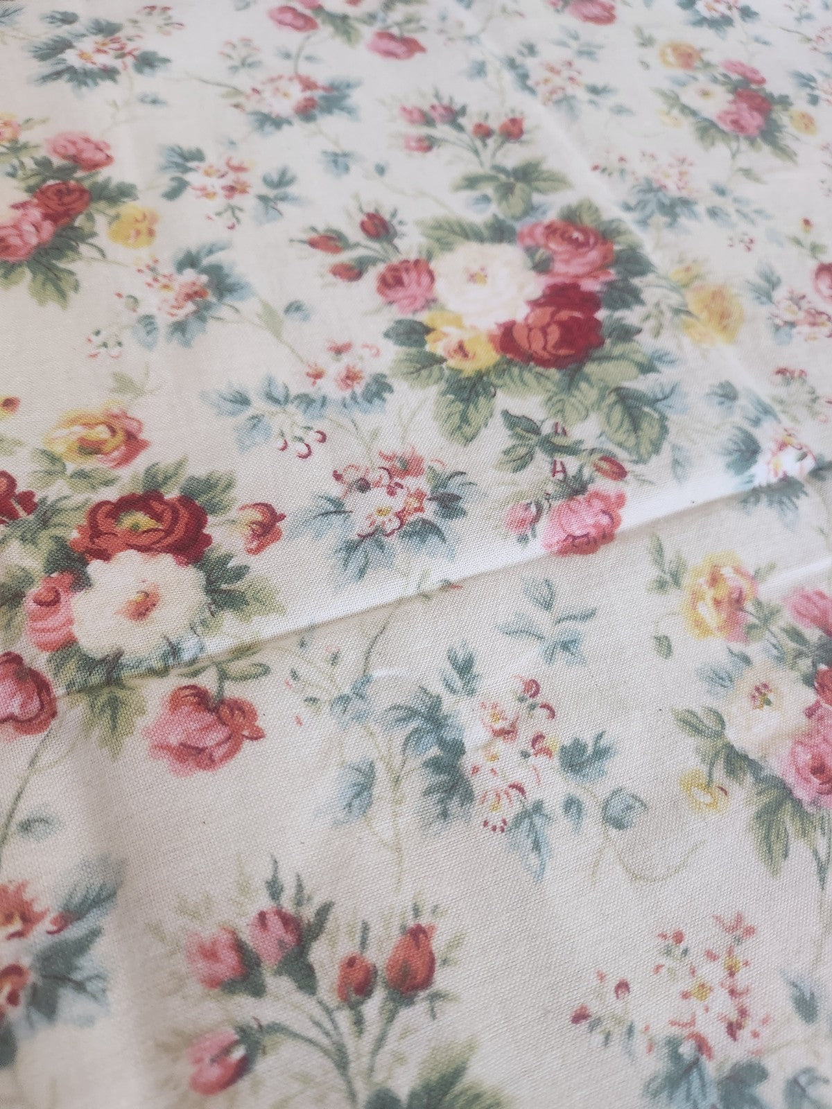 Ancien coupon de tissu fleuri dumas fabrication francaise 119 sur 77 cm B5
