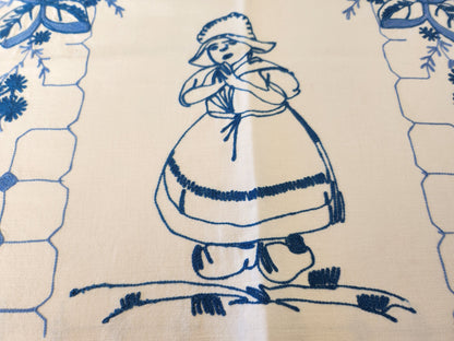 Ancien cache torchon broderie jeune fille priant superbe B8