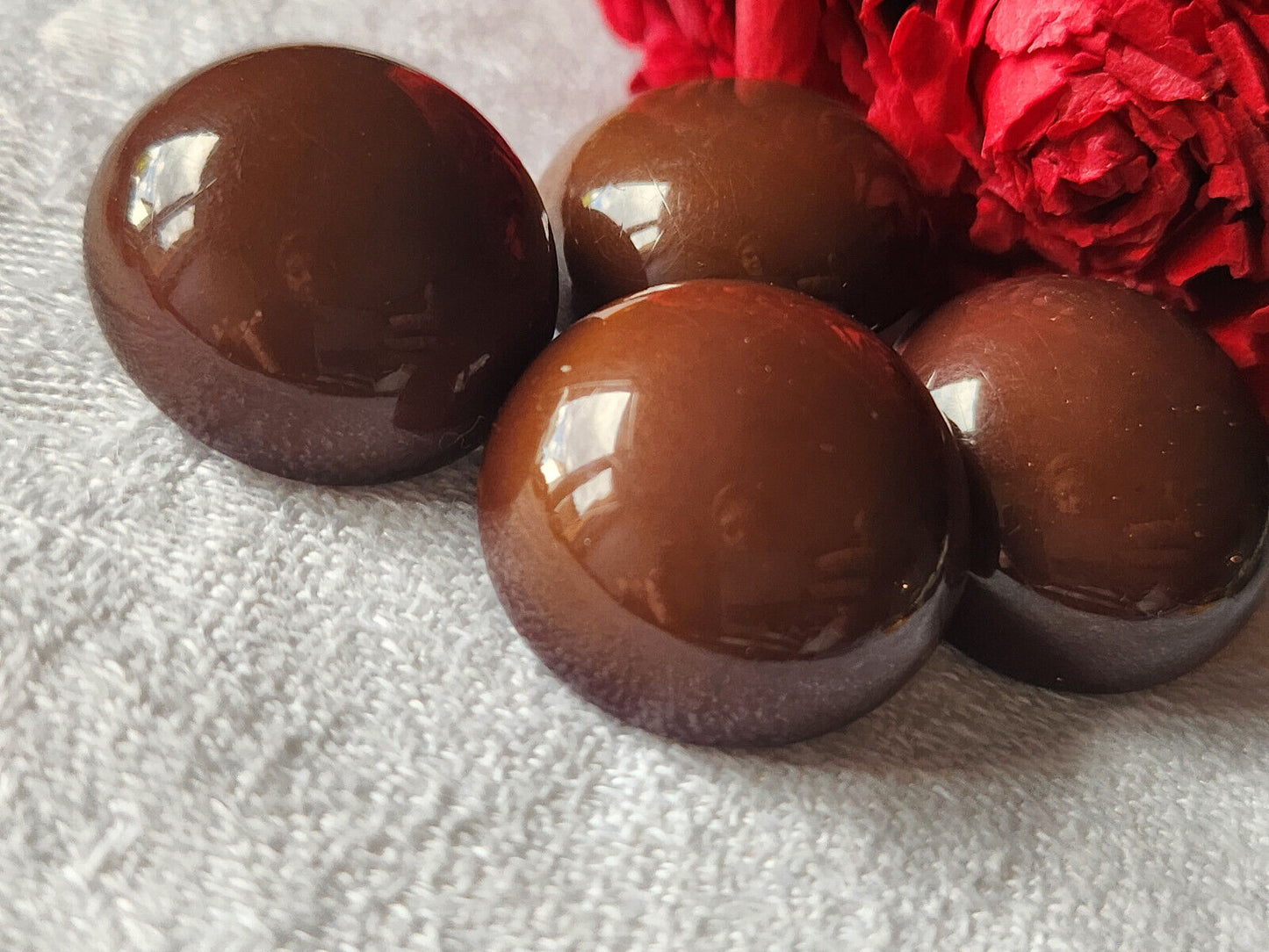 Lot 4 boutons vintage marron bombé volumineux pied 2,2 cm ref 1418