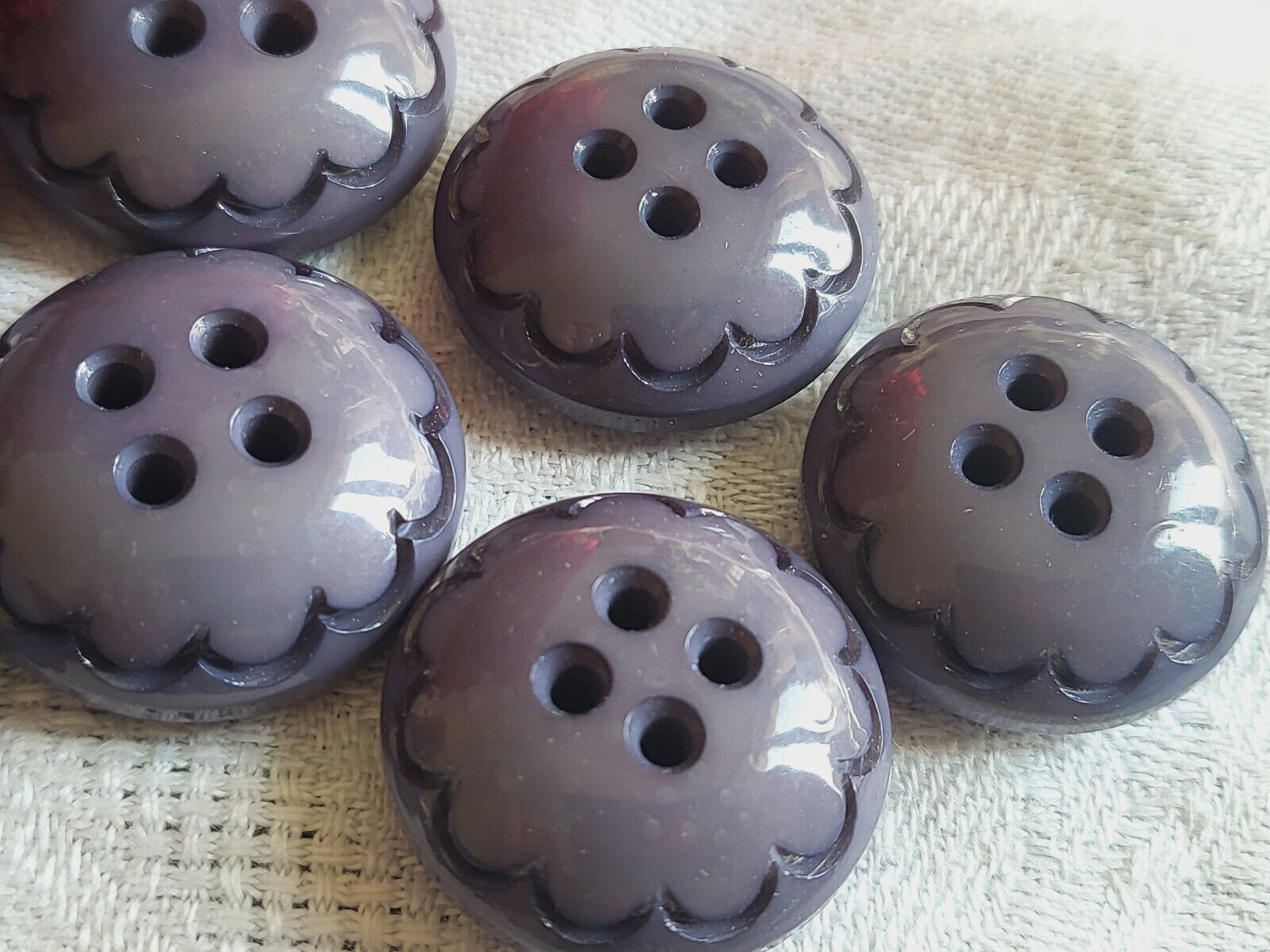 Lot 7 boutons vintage violet fleur  à trous  panaché   2,1 et 2,3 cm ref 5062