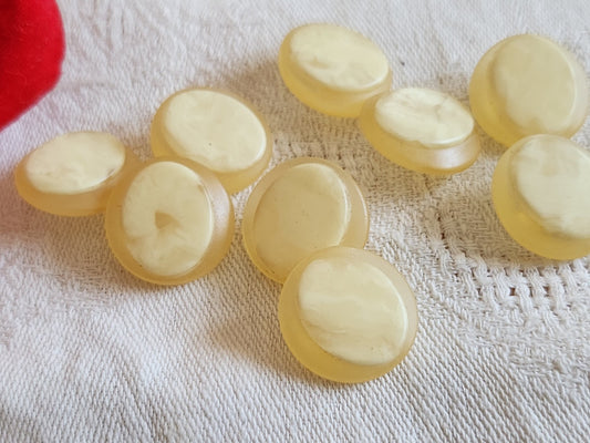 Lot 9 boutons vintage creme mat jaune pied 17 mm ou 1,7 cm ref 3977