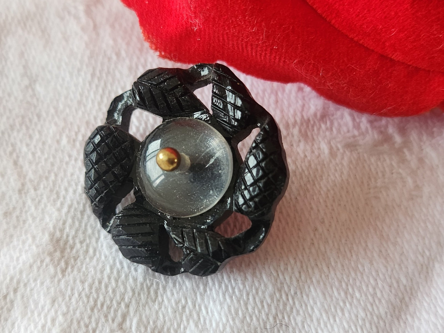 collection bouton ancien ajouré fleur noir pied métal 2 cm ref 3950