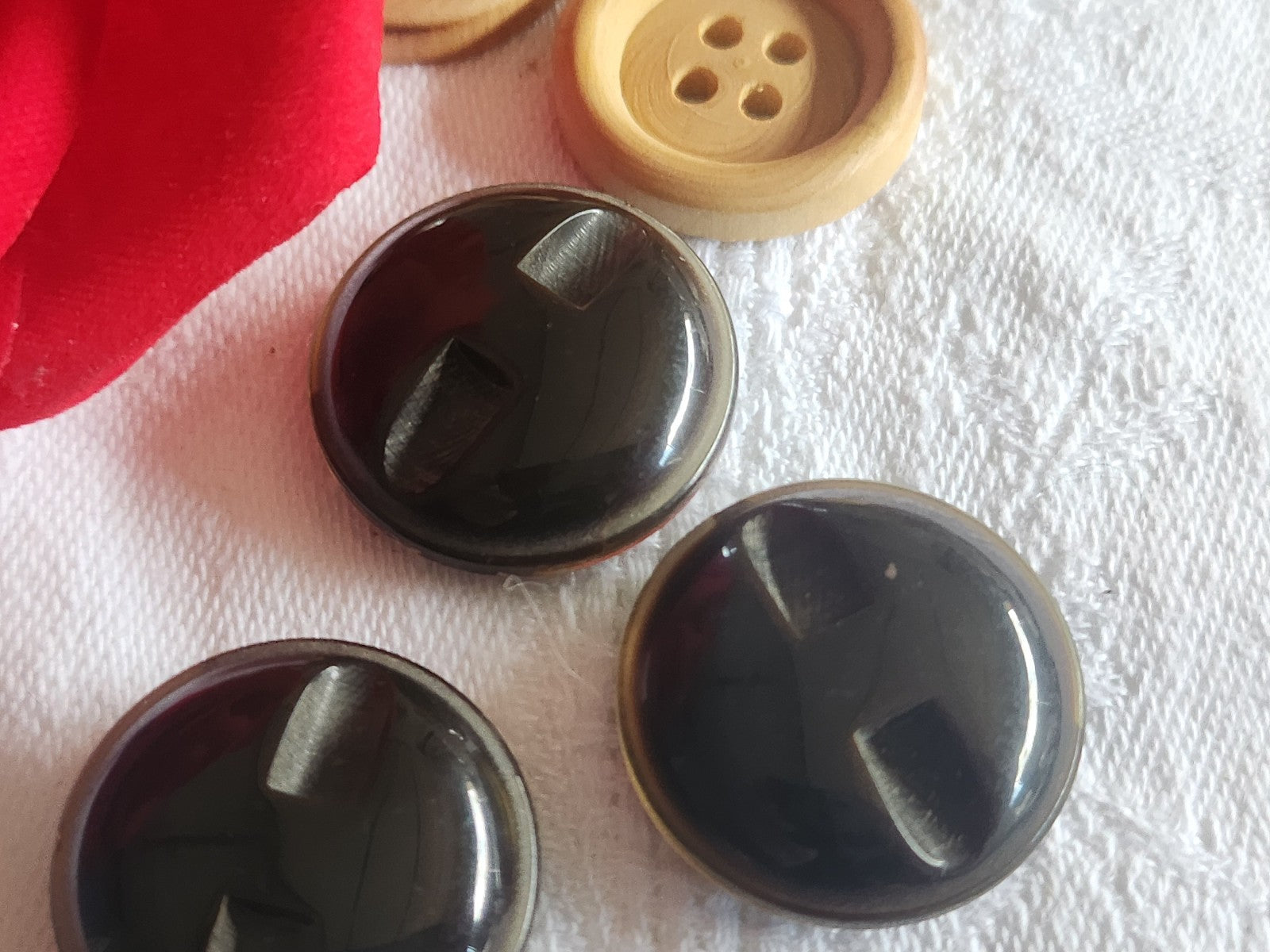 Trio boutons vintage marron inclusion mordoré pied 2,3 cm ref 2801